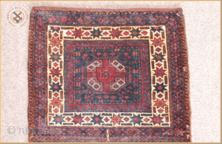 TR 2252 - 
Very fine antique Baluch Bag circa 1900 wool on wool foundation
Very good condition
Size : 0.56m x 0.36m  1`10" x 1`2"
         