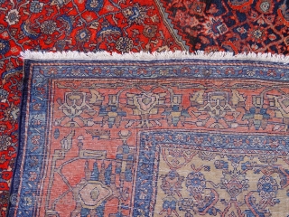 Antique Persian Farahan Oriental Rug, ca. 1900, size is 4'6" x 6'6"                     