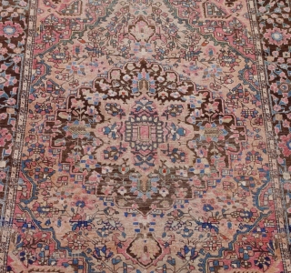 Antique Persian Farahan Sarouk, c. 1900's, 3'3" x 5'ft. (99 x 153 cm.) absolutely lovely colors, very good original condition , no repairs.          