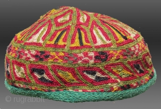 Ersari Turkmen Embroidered Hat, Central Asia, early 20th C.

Good condition, good colors as well.

Please inquire for more information and detail images.            
