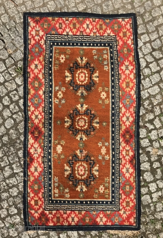 charming and decorative pair of tibetan rugs, slightly different sizes, central tibet, ca. 1920, very good condition, no repairs, 138 x 75 cm (54,33 x 29,52 inches), 128 x 72 cm (  ...