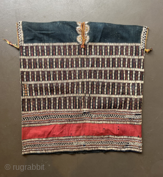 Antique, rare and particularly impressive Karen Sgaw of the Burmese hill tribe,  84 x 78 cm.   info@thomaswild.com             