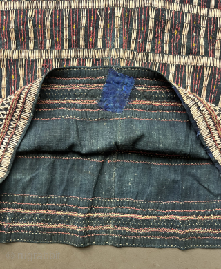 Antique, rare and particularly impressive Karen Sgaw of the Burmese hill tribe,  84 x 78 cm.   info@thomaswild.com             