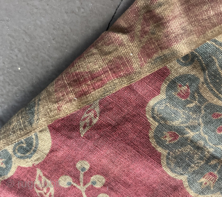 Antique Indian block print. One side with original end. 250 x 67 cm   info@thomaswild.com                 
