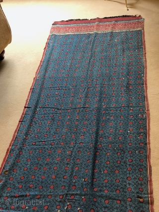 Indian export cloth, traded to Sulawesi. c.16th/17th c. Highly treasured ceremonial item. Soft cotton, 5 metre long. Block printed, gorgeous indigo blue, repeat motif. see other on www.tinatabone.com     