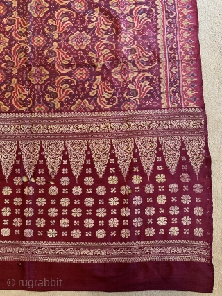 Beautiful red and gold cloth from Palembang - South Sumatra, Indonesian. silk and metallic yarn brocade. 220x87cm, circa 1900. No: BLS70. www.tinatabone.com           