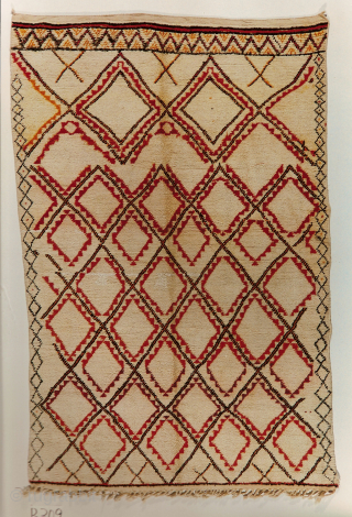 Berber Ait Youssi, XX century, 165x260 cm, great conditions. For enquiries write me at tommaso.rugrabbit@gmail.com thanks for the attention Regards Tommaso            