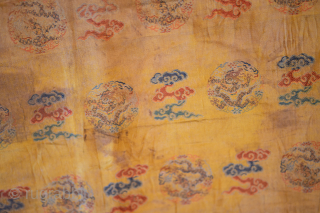 Imperial dragons and clouds, Qing period, silk,150x60 cm , for enquiries please contact me at 
tommaso.rugrabbit@gmail.com 
Thank you very much             