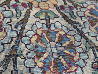 Superb Tehran rug from first quarter of 20th century.
143x204
In good condition without any repairs or damages
1500 us including shipping