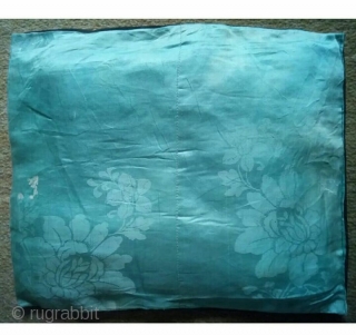 Chinese pillow embroidery silk on felt, size: 33*29cm.                         