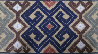 Antique pillow Swedish kilim, no: 341, size: 80*54cm, all natural colors.                      