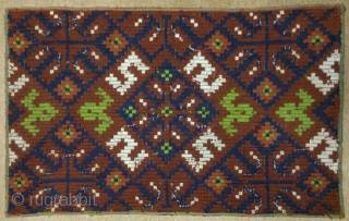 Antique Swedish embroidery(wool) on linen, no: 210, size: 97*60cm.                        