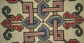 Antique pillow Swedish cross stitch, no: 207, size: 30*29cm, flower tulip design.                     