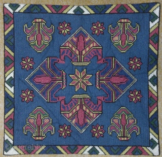 Antique Swedish cross stitch wool on linen, no: 204, size: 51*49cm.                      