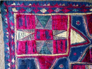 Antique India embroidery, no: 382, size: 79*78cm, mirror and silk on cotton.                     