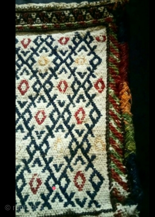 Qashqai chanteh, color is cotton, size: 27*26 cm                         