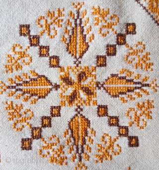 Antique swedish cross stitch, no: 380, size: 63*63cm, very nice motif, silk on linen.                   