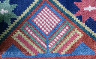 Antique cushion Swedish kilim(Rolakan technique), no: 342, size: 71*48cm.                        