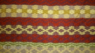 Antique Swedish Kilim(Rolakan technique), no: 220, size: 116*40cm.                         