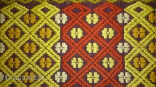 Antique Swedish Kilim(Rolakan technique), no: 220, size: 116*40cm.                         