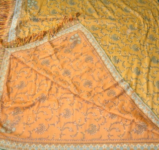 ANTIQUE DORUKHA ( DOUBLE SIDED ) JAMAWAR SHAWL MAINLY USED BY ROYAL FAMILIES 

IN INDIA. 



SIZE 267 x 132 CM.

PERIOD APRROX. BETWEEN 18TH TO 19TH CENTURY.
       