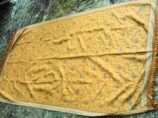 ANTIQUE DORUKHA ( DOUBLE SIDED ) JAMAWAR SHAWL MAINLY USED BY ROYAL FAMILIES 

IN INDIA. 



SIZE 267 x 132 CM.

PERIOD APRROX. BETWEEN 18TH TO 19TH CENTURY.
       