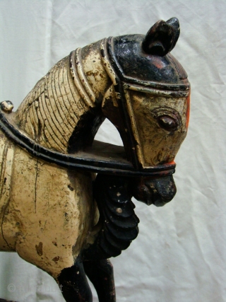 WOODEN HORSE .

WOODEN HORSE TOY FROM CENTRAL INDIA ( MAHARASHTRA ).

VERY GOOD CONDITION AND VERY OLD.

SIZE: 28 X 39 X 46 CMS.           