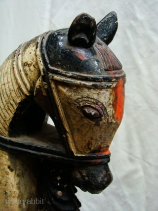 WOODEN HORSE .

WOODEN HORSE TOY FROM CENTRAL INDIA ( MAHARASHTRA ).

VERY GOOD CONDITION AND VERY OLD.

SIZE: 28 X 39 X 46 CMS.           