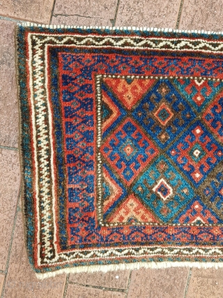 Unusual LONG Jaff Kurdish bagface rug with thick lush pile. 

I have not seen any Jaff bagfaces so long.... measures roughly 102 cm x 43 cm 

Super quality wool - soft soft  ...