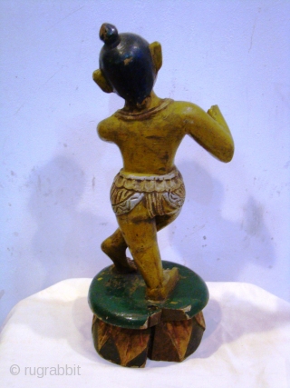 OLD WOODEN KRISHNA FROM SOUTHERN INDIA KARNATAKA....
USED AS STATUE OR TOY FOR CHILDREN....                    