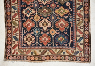 Rare Shirvan rug, 19th Century and in very good condition.
Size is 150 x 109 cm                  