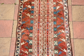 Kurdish runner End 19th century or 1st half of 20th century
Excellent condition, full pile
no repile or repairs
size : 335 x 120 cm 11.0 x 4.0 ft       