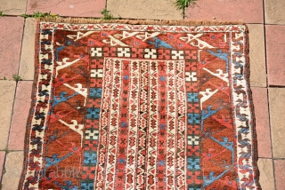 Kurdish runner End 19th century or 1st half of 20th century
Excellent condition, full pile
no repile or repairs
size : 335 x 120 cm 11.0 x 4.0 ft       