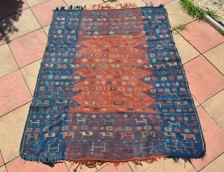 Beautiful Azeri 19th century, great condition, size is 188 x 153 cm                     