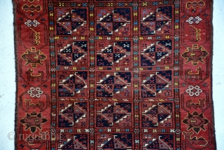 Exceptional Bashir rug with animal patterns on both side borders
182 x 117 cm                    