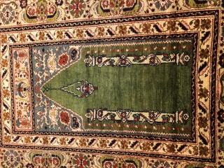 Old Sivas silk carpet size is 180cmx120cm ready to use                       