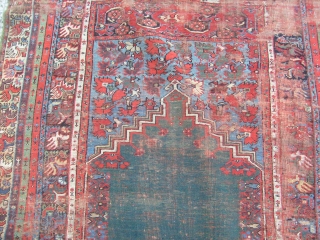 antique mudjur prayer rug, green mihrab
very low pile
160x116                         
