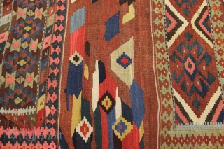 Shahsaven kilim mafrash,very unusual design..1,44x1,27cm
4'7x4'1ft                            