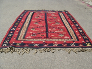 Antique mid 19th century prayer Pirot Sarkoy kilim with very nice three of life central motif.
Stunning condition!
145 x 110 cm             