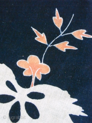 Phoenix feather and pawlonia indigo tsutsugaki panel, Japan, Meiji (circa 1890), cm 157x32. Striking panel of hand-drawn rice-paste resisted tsutsugaki indigo cotton, dating to the second half of Meiji period (1868-1912). It  ...