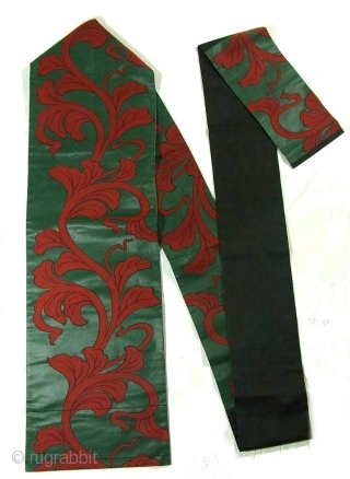 ‘Art Nouveau’ silk urushi Obi, Japan, Showa (circa 1940), cm 353x31. The ‘obi’ is a sash for traditional Japanese dresses, and a part of kimono outfits. This one is a so-called ‘nagoya  ...