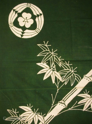 Furoshiki cloth, Japan, late Meiji (circa 1910), cm 107x113. Furoshiki were (and still are to some extent) wrapping cloths used when carrying small personal belongings, or to eventually wrap a gift to  ...