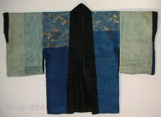 Han juban, Japan, late Edo (circa 1840), cm 120x81. The ‘han juban’ is an half length garment which is worn under a kimono. Those used by women were, in the past, mostly  ...