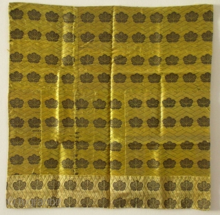 Silk temple cloth, Japan, late Meiji (circa 1900), cm 62x62. This is an ‘uchishiki’, a squarish cloth of rich silk used to cover the front of altars in Buddhist temples. The origin  ...