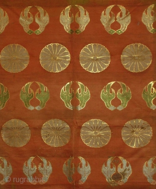 Silk temple cloth, Japan, Edo (18th century), cm 215x66. This is an ‘uchishiki’, a cloth of rich silk used to decorate altars in Buddhist temples. The origin of the uchishiki can be  ...