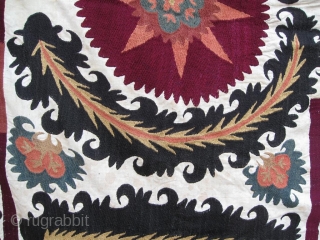 Uzbek Samarkand suzani, Central Asia, in good condition, nice colors, circa 1900. Size is 8'2" - 6'8", 245 - 200 cm.            