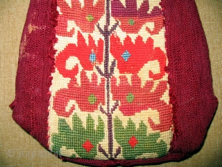 Rare antique Uzbek Lakai money bag, late 19th, in excellent condition, natural dyes, nice embroidery. Size is 7" x 5.5".             