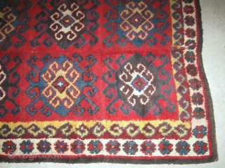 Antique Uzbek Djulkhir, bearskin, Central Asia, circa 1900, nice natural colors, the red color is run in some places, please see photos. In very good condition, 100% pile, very soft, 100% wool.  ...