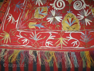 Uzbek nomads Lakai Horse cover, very fine embroidery on red felt with original fringe, late 19th, in very good condition, the embroidery in some places was restored. Size is 170 - 135  ...