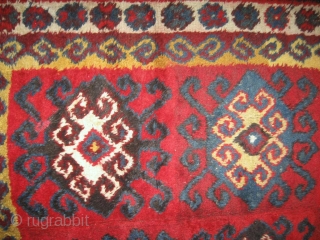 Antique Uzbek Djulkhir, bearskin, Central Asia, circa 1900, nice natural colors, the red color is run in some places, please see photos. In very good condition, 100% pile, very soft, 100% wool.  ...